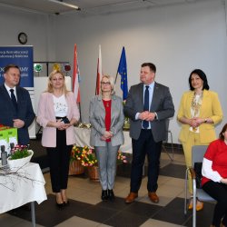 Członek Zarządu Powiatu Kępińskiego Marek Potarzycki, Przedstawicielka Poseł do Parlamentu Europejskiego Andzeliki Mozdżanowskiej Anna Lis, Członek Zarządu Powiatu Kępińskiego Jolanta Jędrecka, Starosta Kępiński Robert Kieruzal, Wicestarosta Kępiński Alicja Śniegocka