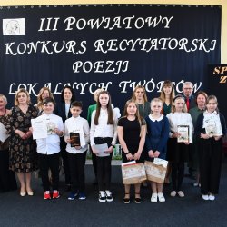 Uczestnicy Konkursu Recytatorskiego Poezji Lokalnych Twórców