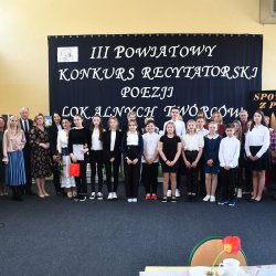 Uczestnicy Konkursu Recytatorskiego Poezji Lokalnych Twórców