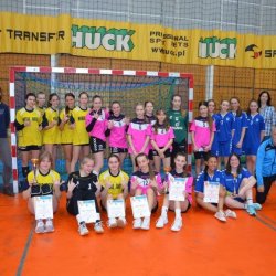 Uczestniczki Mistrzostw Powiatu w Piłce Ręcznej Dziewcząt