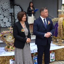 Wójt gminy Perzów Danuta Froń, Starosta Kępiński Robert Kieruzal