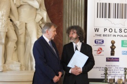 Wiesław Walas i Dyrektor Biura Wojewody dr Andrzej Plesiński podczas wręczenia certyfikatu
