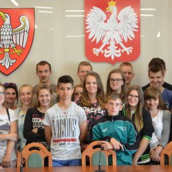 Uczniowie z Gimnazjum im. Jana Pawła II w Mikorzynie z wizytą w Starostwie Powiatowym w Kępnie