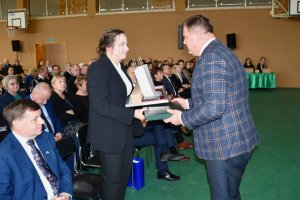 Nadanie imienia Szkole Podstawowej w Łęce Opatow