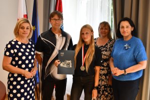 Dziewczyna na medal w Starostwie Powiatowym w Kęp