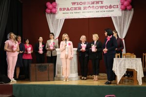 Wiosenny Spacer Różowości