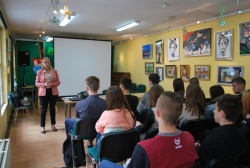 Spotkanie młodzieży z ZSP nr 1 w Kępnie z radną powiatową Jolantą Jędrecką